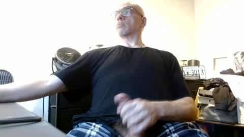 glaikind925958 online show from June 18, 2:46 am
