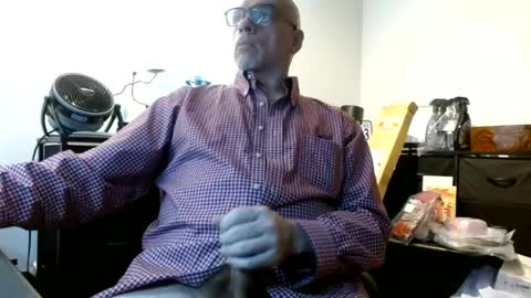 glaikind925958 online show from June 28, 12:16 am