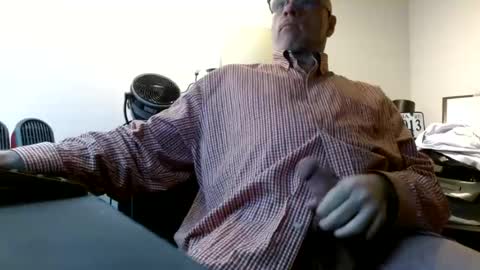 glaikind925958 online show from June 23, 3:44 am