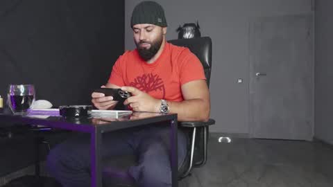 Matthew .. for short call me Matt online show from October 7, 1:43 am