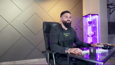 Matthew .. for short call me Matt online show from February 28, 3:37 am