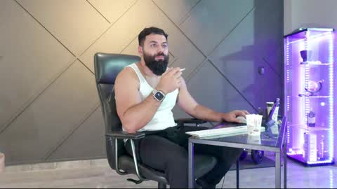 Matthew .. for short call me Matt online show from December 4, 2:26 pm