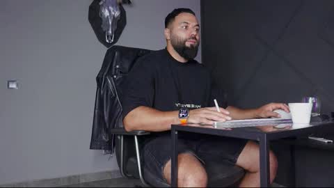 Matthew .. for short call me Matt online show from September 14, 11:40 pm