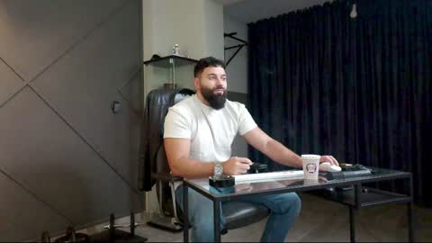 Matthew .. for short call me Matt online show from December 20, 3:47 am