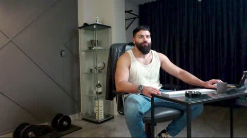 Matthew .. for short call me Matt online show from December 21, 3:09 pm