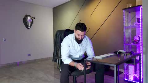 Matthew .. for short call me Matt online show from March 4, 6:04 am