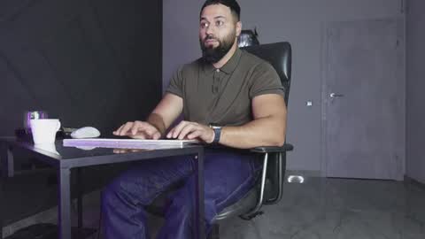 Matthew .. for short call me Matt online show from October 21, 8:34 pm