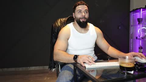 Matthew .. for short call me Matt online show from March 22, 3:39 pm