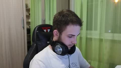 Golden boyyy21 online show from December 19, 5:26 am