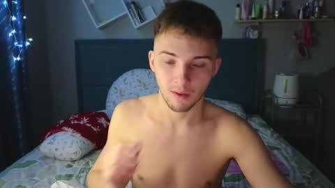 Golden boyyy21 online show from February 8, 12:05 am