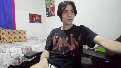 Snapshot of golden_ryan chatting on October 17, 4:49 am Jmmmm online show from October 17, 4:49 am