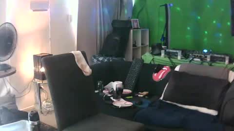 goldyguy011 online show from January 21, 1:50 am