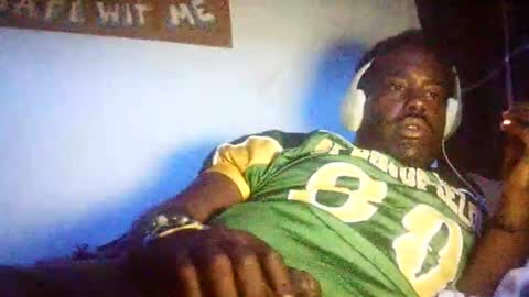 Snapshot of goonergreen chatting on October 20, 7:56 am GoonerGreen online show from October 20, 7:56 am