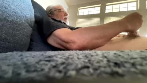 grandpawoody_69 online show from March 25, 6:34 pm