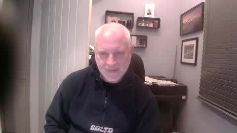 Snapshot of greyfox_6000 chatting on January 5, 6:24 am greyfox_6000 online show from January 5, 6:24 am