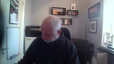 Snapshot of greyfox_6000 chatting on March 4, 9:18 am greyfox_6000 online show from March 4, 9:18 am