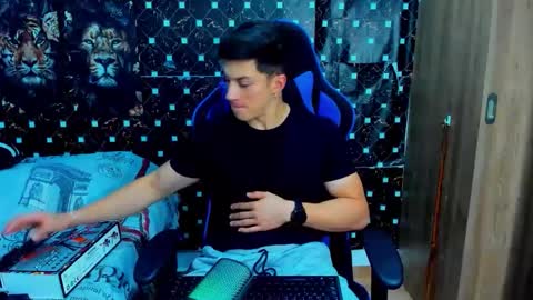 griego01 online show from December 20, 11:56 pm