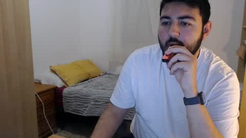 Snapshot of gsendra chatting on January 11, 8:33 am gsendra online show from January 11, 8:33 am