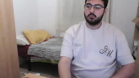 Snapshot of gsendra chatting on December 18, 3:11 pm gsendra online show from December 18, 3:11 pm