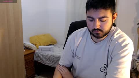 Snapshot of gsendra chatting on March 5, 9:27 am gsendra online show from March 5, 9:27 am