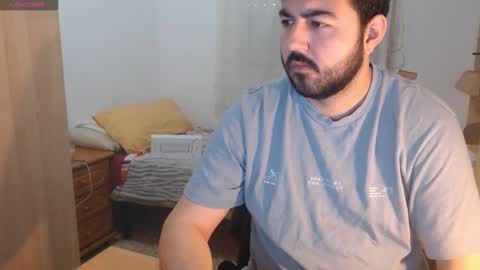 Snapshot of gsendra chatting on February 6, 10:15 am gsendra online show from February 6, 10:15 am