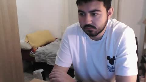 Snapshot of gsendra chatting on December 13, 8:10 am gsendra online show from December 13, 8:10 am