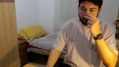 Snapshot of gsendra chatting on February 8, 9:56 am gsendra online show from February 8, 9:56 am