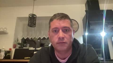 guil0 online show from October 11, 11:53 pm