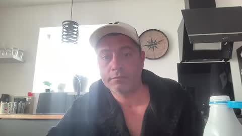 guil0 online show from September 15, 11:11 am