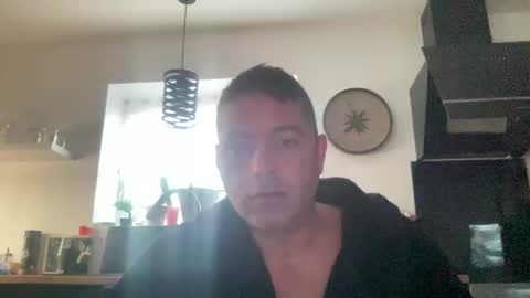 guil0 online show from October 2, 9:57 am