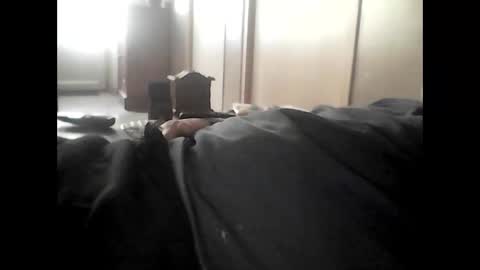 Snapshot of guizmeau72 chatting on December 2, 2:28 pm guizmeau72 online show from December 2, 2:28 pm