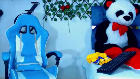 Snapshot of gurxxxt chatting on October 18, 6:57 pm Hakim online show from October 18, 6:57 pm