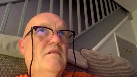 Snapshot of gusher25 chatting on October 19, 7:17 pm gusher25 online show from October 19, 7:17 pm