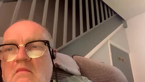 Snapshot of gusher25 chatting on October 17, 9:41 pm gusher25 online show from October 17, 9:41 pm