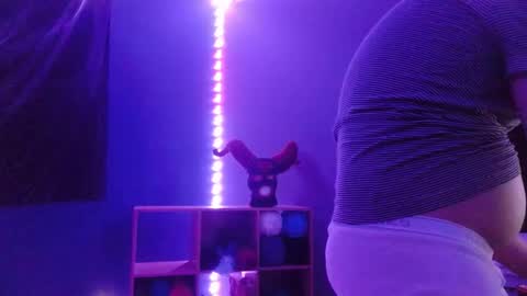 gutlvr online show from December 13, 5:38 am