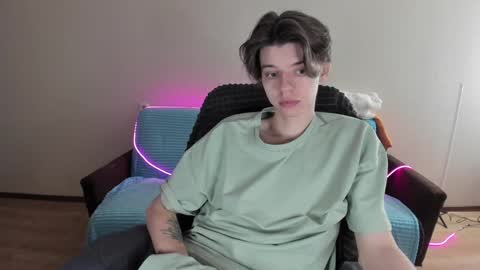 guy_liam1 online show from December 24, 4:55 am