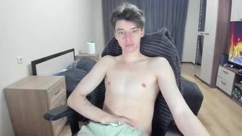 guy_liam1 online show from December 21, 8:22 am