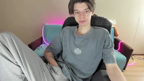 guy_liam1 online show from December 21, 7:35 am