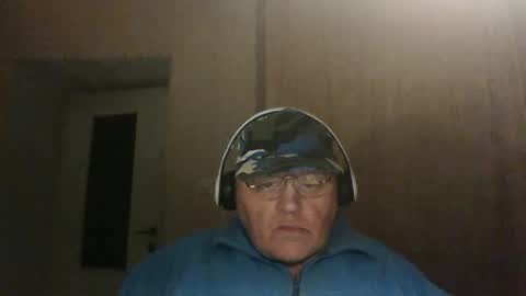 Snapshot of guyboy73 chatting on October 8, 11:31 pm guyboy73 online show from October 8, 11:31 pm