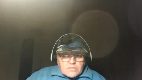 Snapshot of guyboy73 chatting on October 19, 1:43 am guyboy73 online show from October 19, 1:43 am