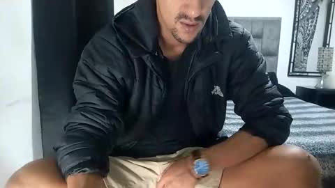 karim online show from May 11, 11:35 pm