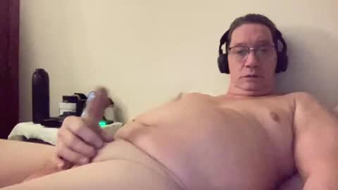 Snapshot of gwashere4u chatting on January 5, 3:53 am gwashere4u online show from January 5, 3:53 am