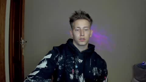 Oliver online show from February 3, 7:42 pm