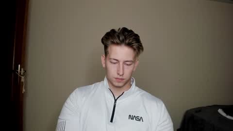 Oliver online show from December 21, 8:00 pm