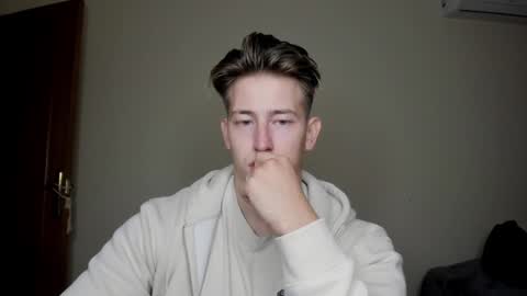 Oliver online show from December 22, 8:25 pm