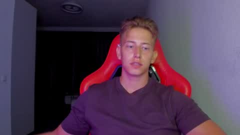 Oliver online show from November 11, 10:04 pm