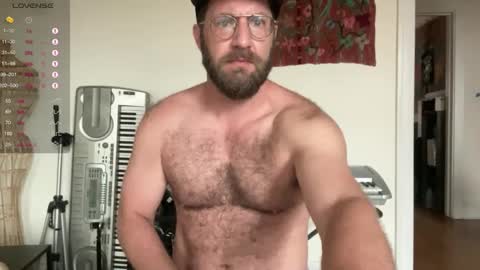 Snapshot of hairyfitguy444 chatting on September 23, 3:44 pm Harry Fit  Big Bro Dad Sir online show from September 23, 3:44 pm