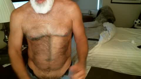 Hairy pecs online show from April 17, 9:17 pm
