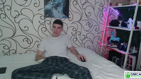 Davis and James online show from December 16, 4:38 pm