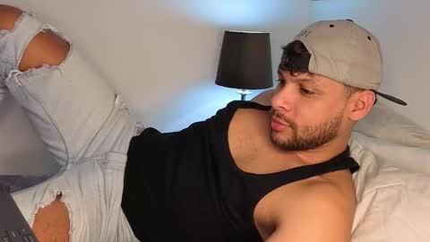 Independent       model  online show from November 8, 2:26 am